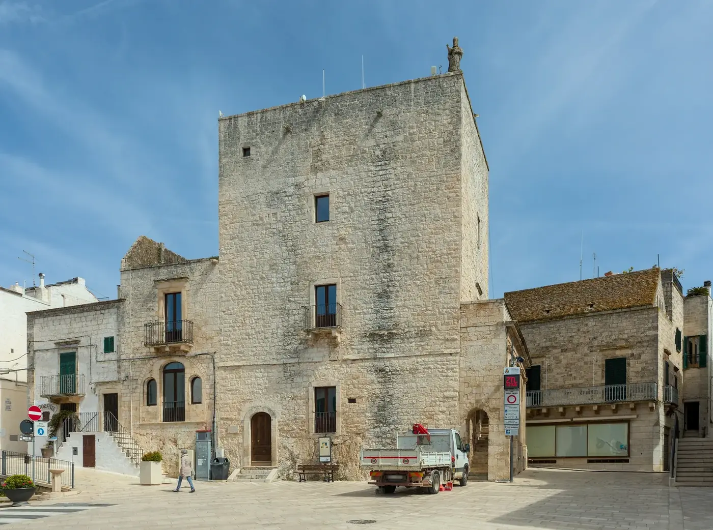 Norman-Swabian tower in Cisternino