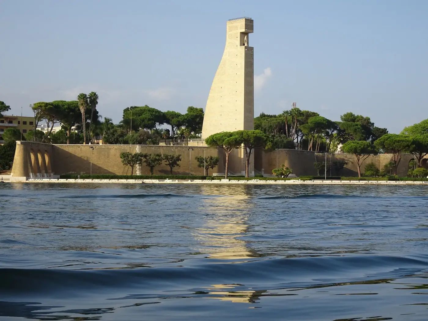 Monumento al Marinaio d'Italia seen from the Brindisi waterfront